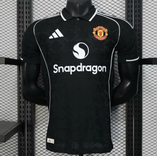 Player Version 25/26 Manchester United Black with Snapdragon Logo Design Jersey — Manchester United Football Club